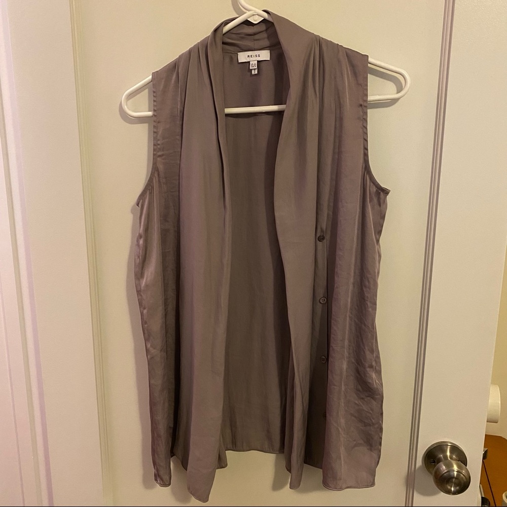 Reiss Grey Sleeveless Button-down Blouse or Vest sz 2